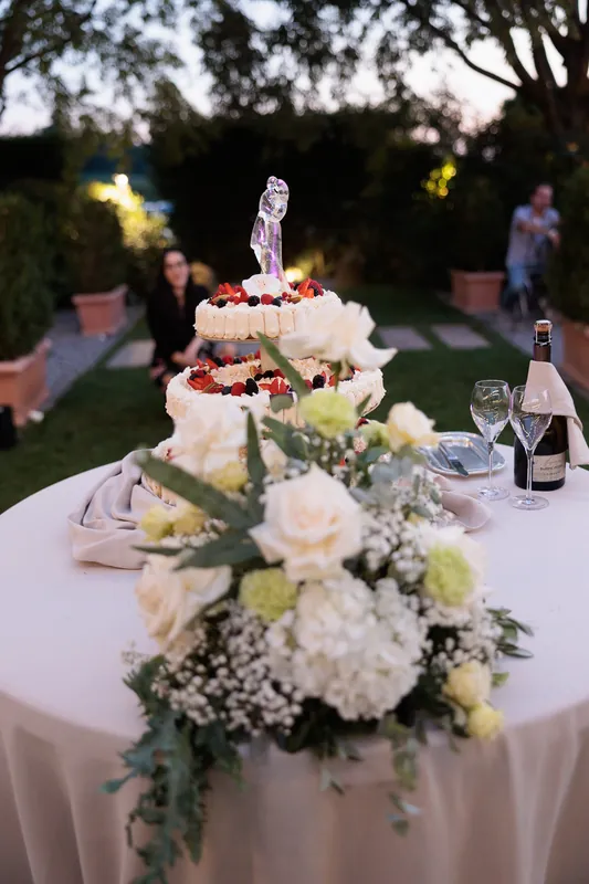Rossella e Massimo a Carlo Magno – torta, bouquet e festa, foto 1