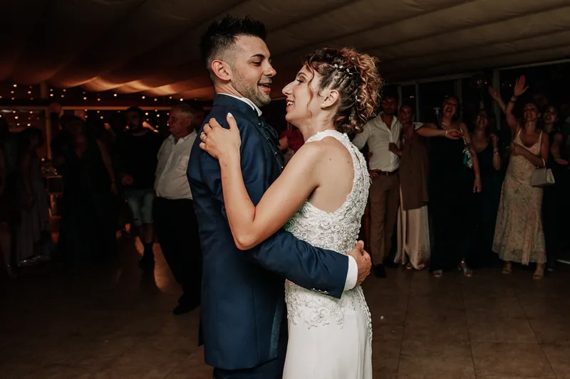 Luca e Ilaria a Casa Mascagni – primo ballo e festa, foto 3