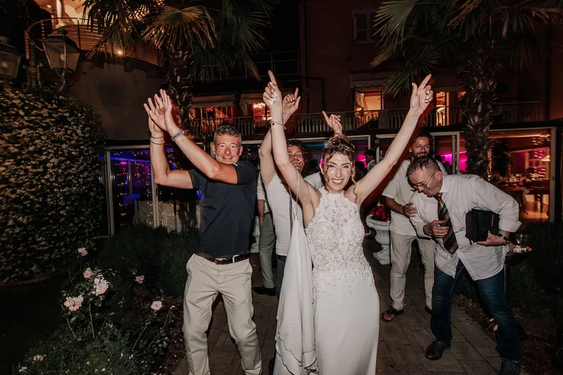 Luca e Ilaria a Casa Mascagni – primo ballo e festa, foto 9