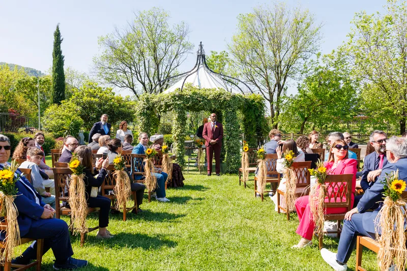 Katy e Dupe a Cascina Carretto – la cerimonia sotto il pergolato, foto 3
