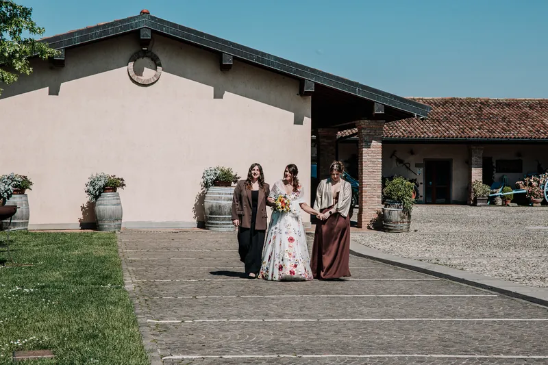 Katy e Dupe a Cascina Carretto – la cerimonia sotto il pergolato, foto 4