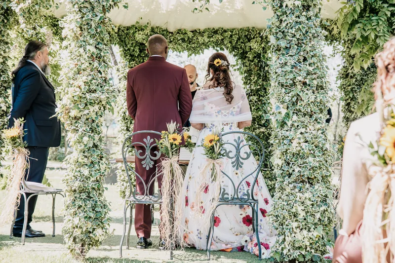 Katy e Dupe a Cascina Carretto – la cerimonia sotto il pergolato, foto 9