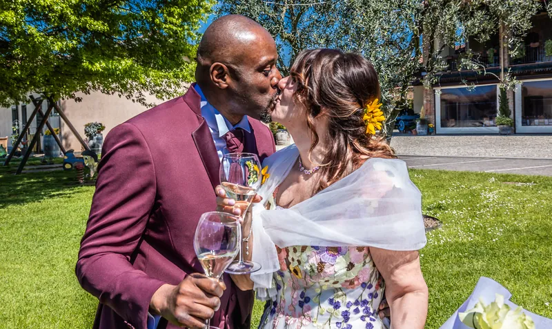 Katy e Dupe a Cascina Carretto – la cerimonia sotto il pergolato, foto 19