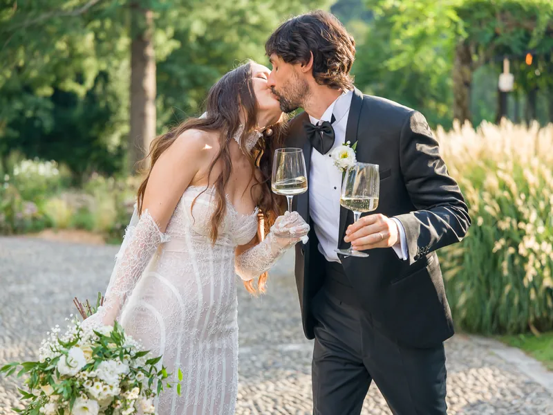 Valeria e Stefano a Castello di Clanezzo – aperitivo nel cortile, foto 6