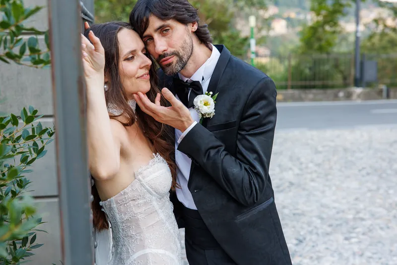 Valeria e Stefano a Castello di Clanezzo – ritratti tra i ponti e il fiume, foto 1