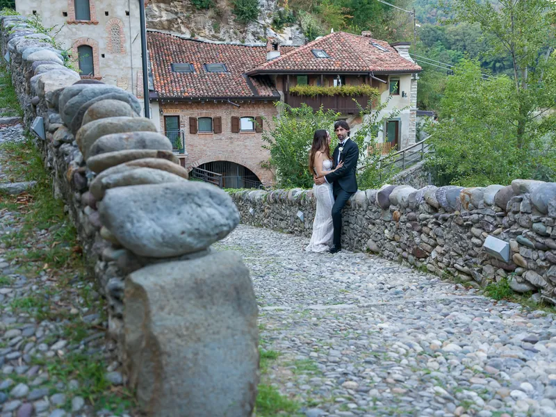 Valeria e Stefano a Castello di Clanezzo – ritratti tra i ponti e il fiume, foto 8