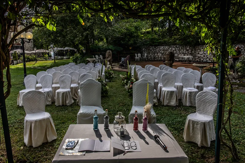 Chiara e Diego a Castello Malvezzi – l’allestimento nel parco, foto 2