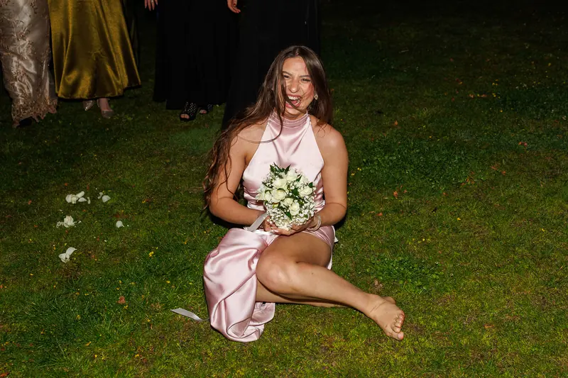 Gloria e Davide a Corte Poli – la torta e il lancio del bouquet, foto 6