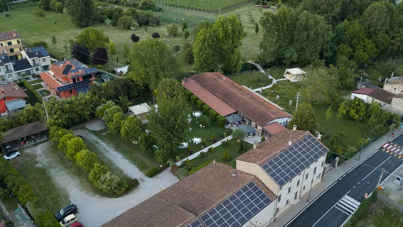 Gloria e Davide a Corte Poli – corte poli dal drone, foto 3