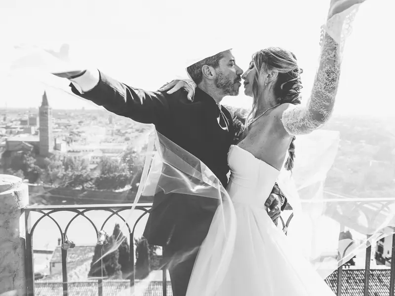 Sabrina e Ivan a Corte Poli – i ritratti con il panorama della città, foto 2