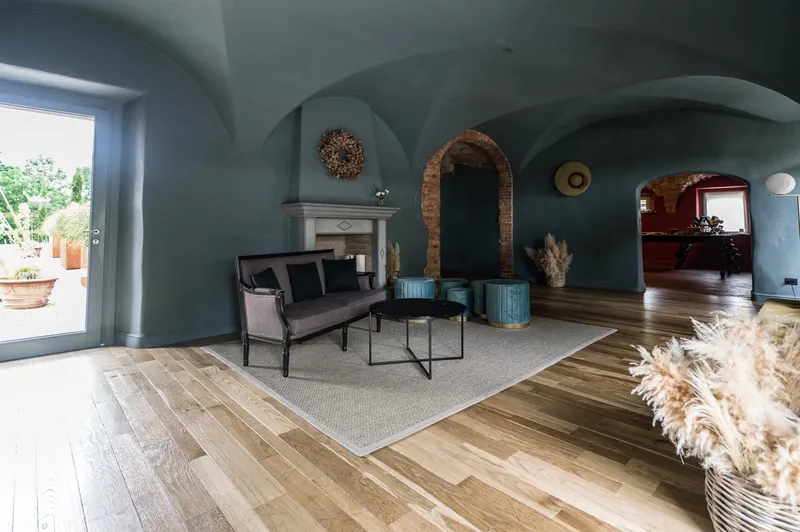 Elisa e Fabio a La Corte e il Sogno – la location e gli allestimenti, foto 1