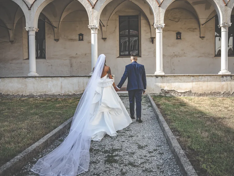 Axana e Mario a La Rocca di Rodengo – ritratti nel chiostro, foto 3