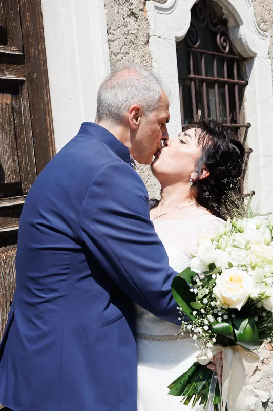 Ioana e Luca a Solive Franciacorta – ritratti alla chiesetta in pietra, foto 3