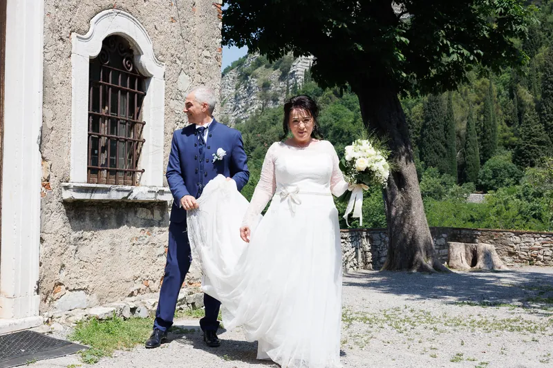 Ioana e Luca a Solive Franciacorta – ritratti alla chiesetta in pietra, foto 4