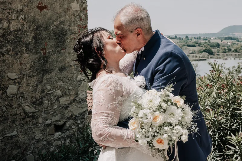 Ioana e Luca a Solive Franciacorta – ritratti alla chiesetta in pietra, foto 5