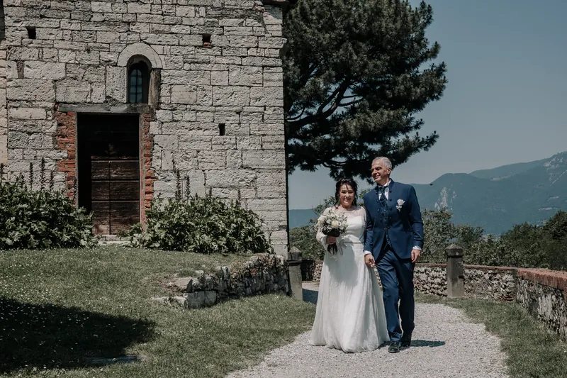 Ioana e Luca a Solive Franciacorta – ritratti alla chiesetta in pietra, foto 12