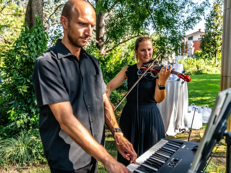 Vanessa e Alex a Villa Adele – l’allestimento e la musica dal vivo, foto 4