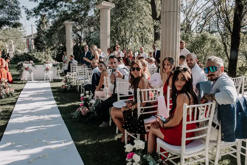 Vanessa e Alex a Villa Adele – la cerimonia all’aperto, foto 1