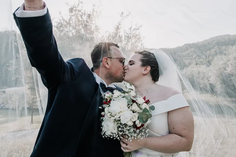 Jessica e Pasquale a Villa Baiana – ritratti tra vigne e ulivi, foto 1