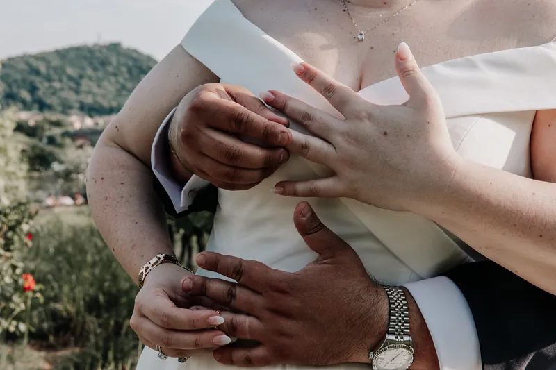 Jessica e Pasquale a Villa Baiana – ritratti tra vigne e ulivi, foto 4
