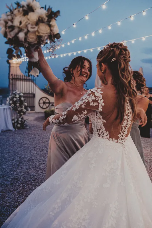 Ambra e Giuseppe a Villa Cariola – la torta sotto le luci, foto 12