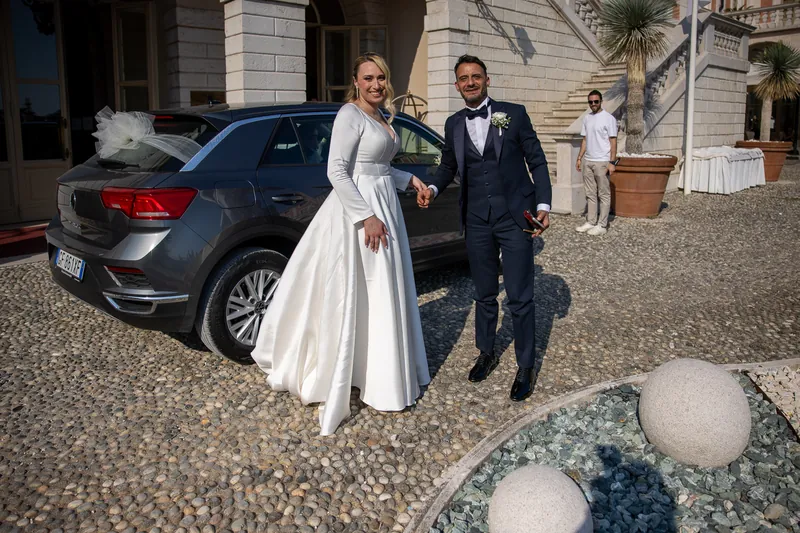 Luigi e Valentina a Villa Fenaroli – l’arrivo in villa e il brindisi, foto 2