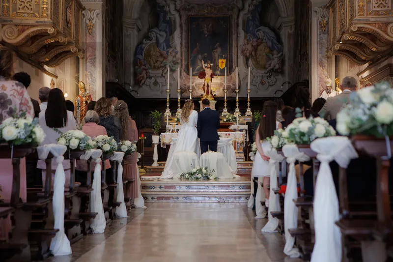 Luigi e Valentina a Villa Fenaroli – la cerimonia in chiesa, foto 1