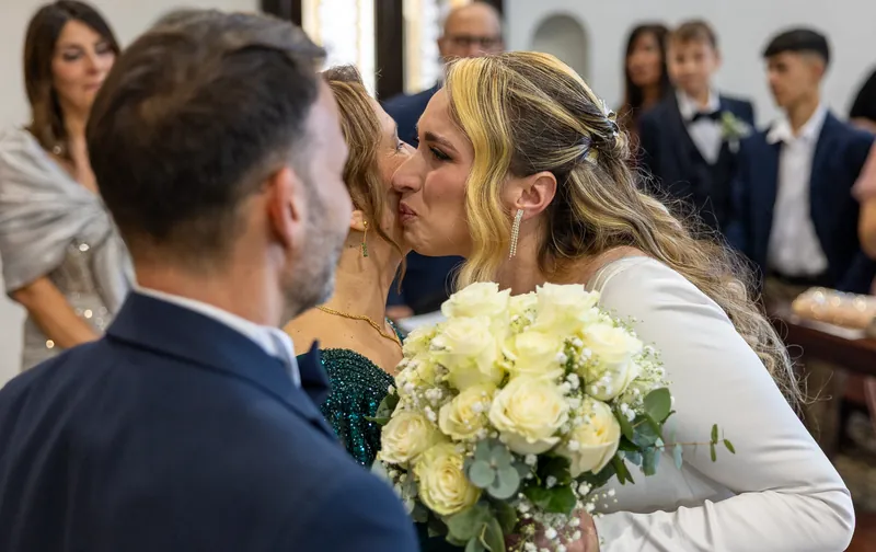 Luigi e Valentina a Villa Fenaroli – la cerimonia in chiesa, foto 5