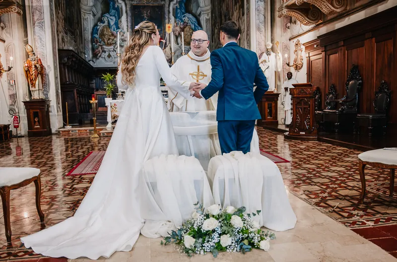 Luigi e Valentina a Villa Fenaroli – la cerimonia in chiesa, foto 7