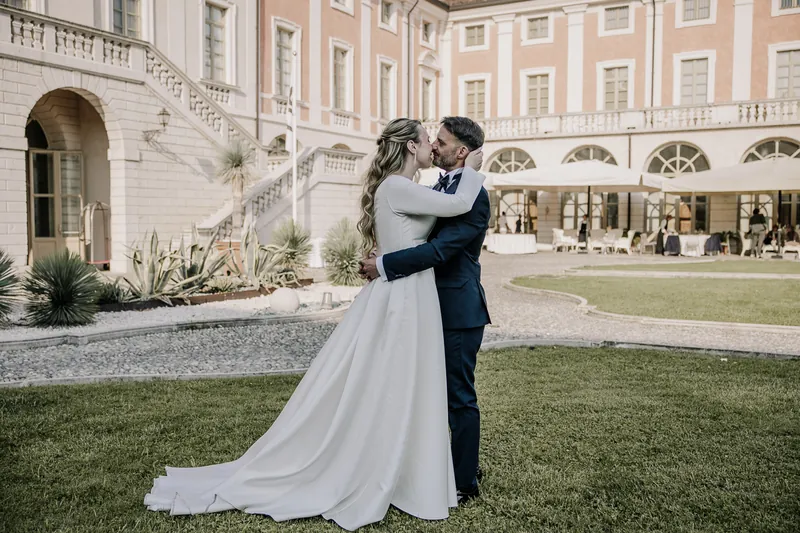 Luigi e Valentina a Villa Fenaroli – i primi ritratti in giardino, foto 1