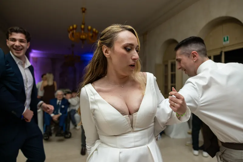 Luigi e Valentina a Villa Fenaroli – torta, primo ballo e bouquet, foto 9