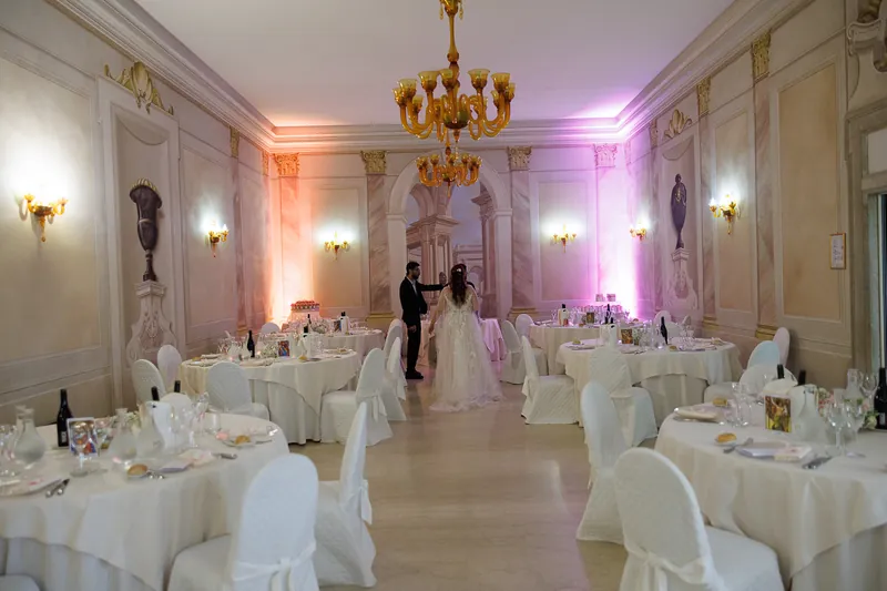 Marina e Federico a Villa Fenaroli – il ricevimento nel salone, foto 1