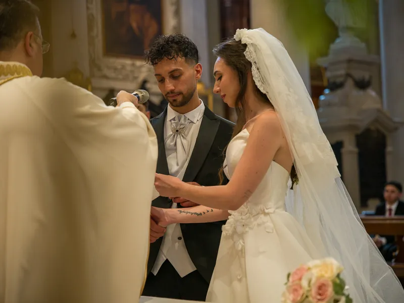 Miriam e Antonino a Villa Fenaroli – la cerimonia in chiesa, foto 9