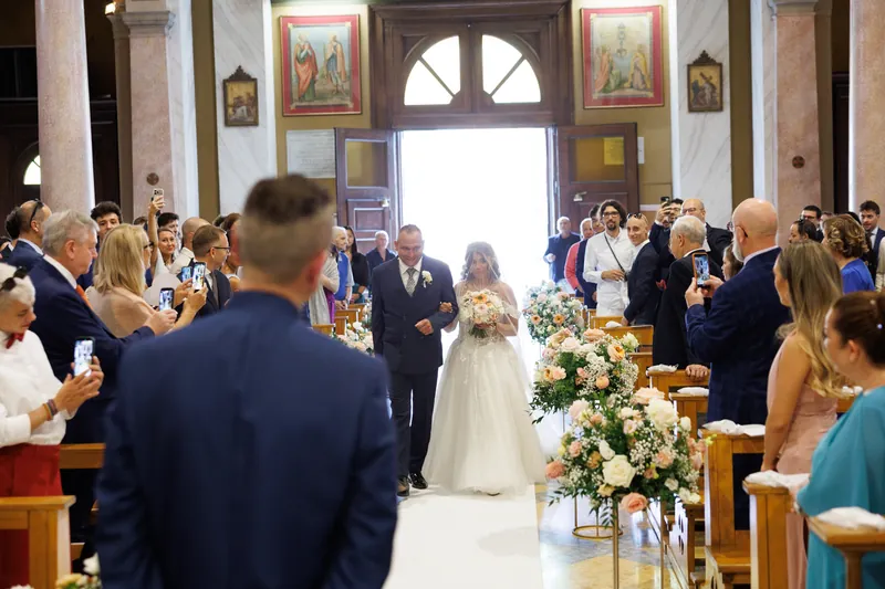 Yesmina e Alessandro a Villa Malliana – la cerimonia in chiesa, foto 7