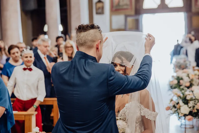 Yesmina e Alessandro a Villa Malliana – la cerimonia in chiesa, foto 8