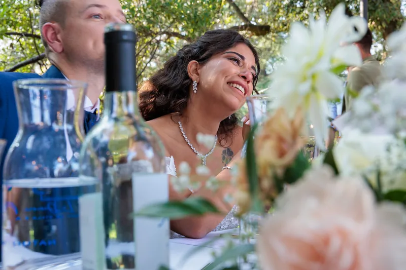 Yesmina e Alessandro a Villa Malliana – il ricevimento sotto gli alberi, foto 7