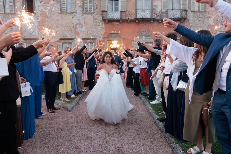 Yesmina e Alessandro a Villa Malliana – la torta sul prato, foto 3