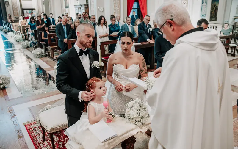 Fabiana e Nicola a Villa Toscanini – la cerimonia in chiesa, foto 13