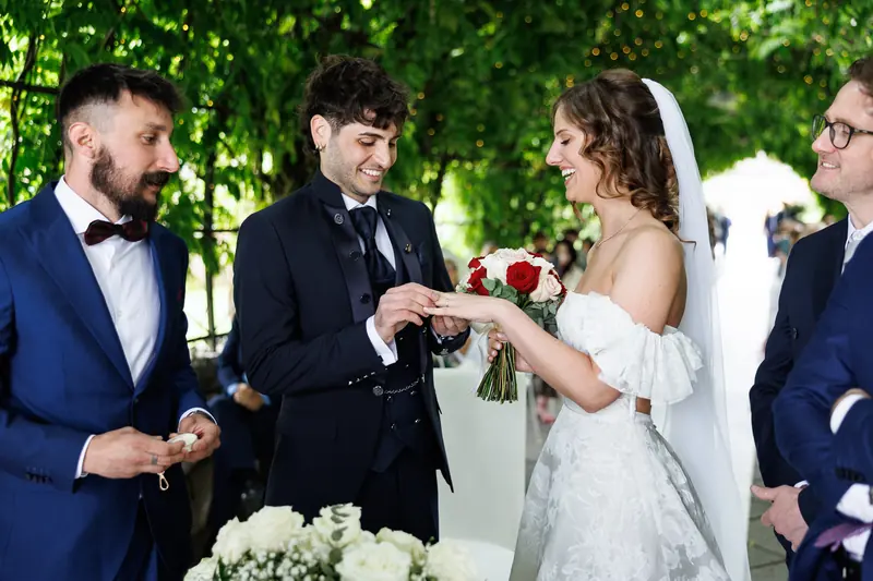 Elena e Dylan a Villa Valenca – la cerimonia sotto il pergolato, foto 11