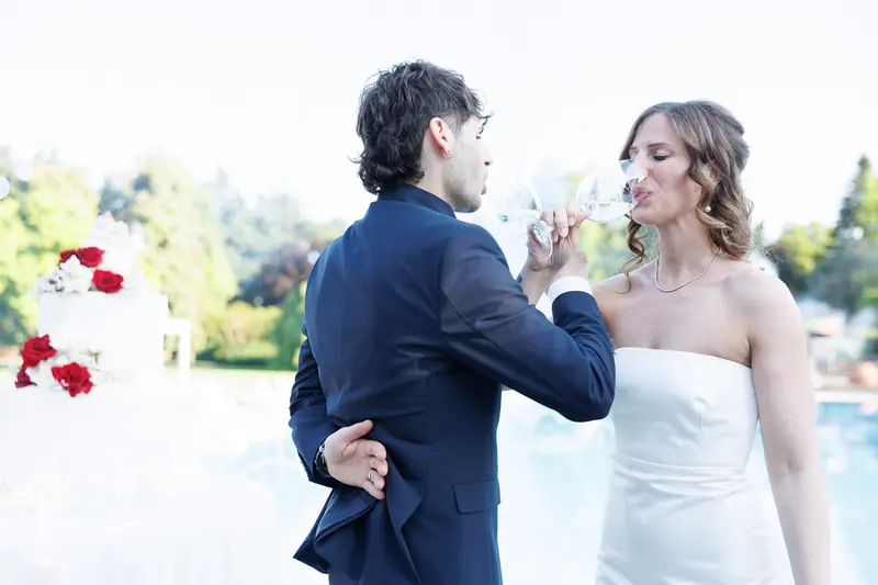 Elena e Dylan a Villa Valenca – la torta a bordo piscina, foto 5