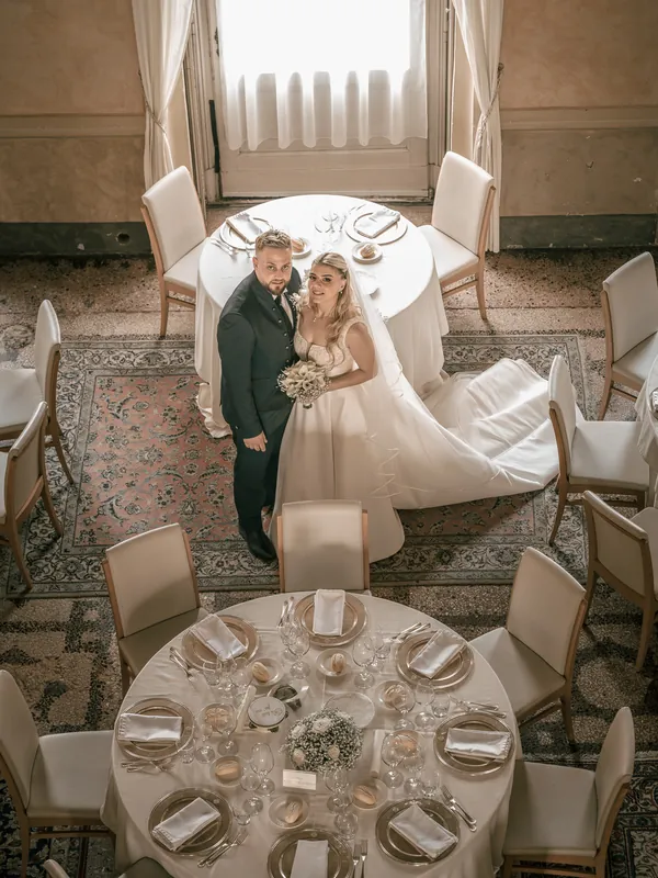 Josephine e Alex a Villa Zaccaria – l’ingresso nel salone, foto 4