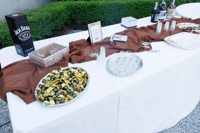 Josephine e Alex a Villa Zaccaria – confettata e torta nel cortile, foto 1