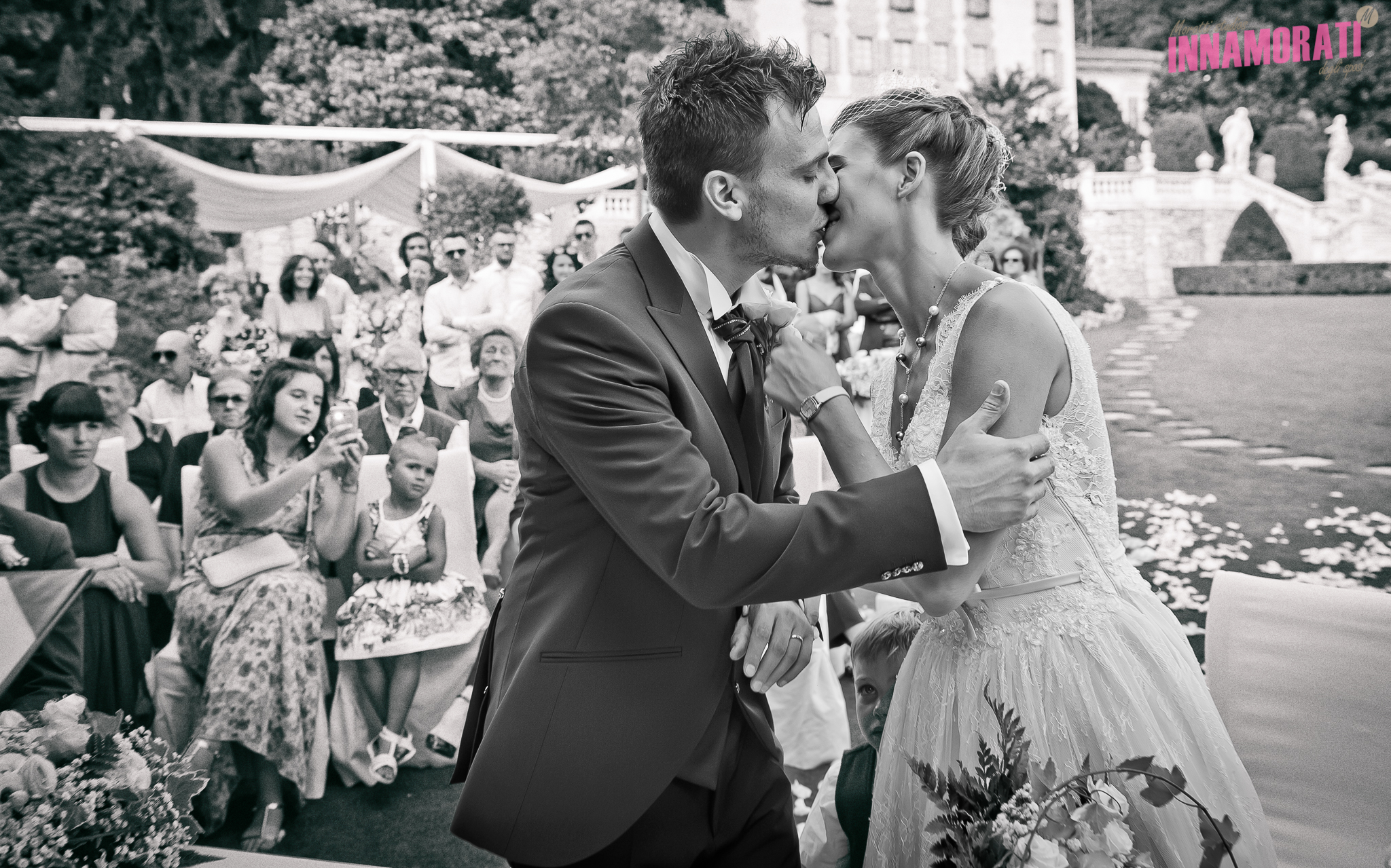 kiss and love