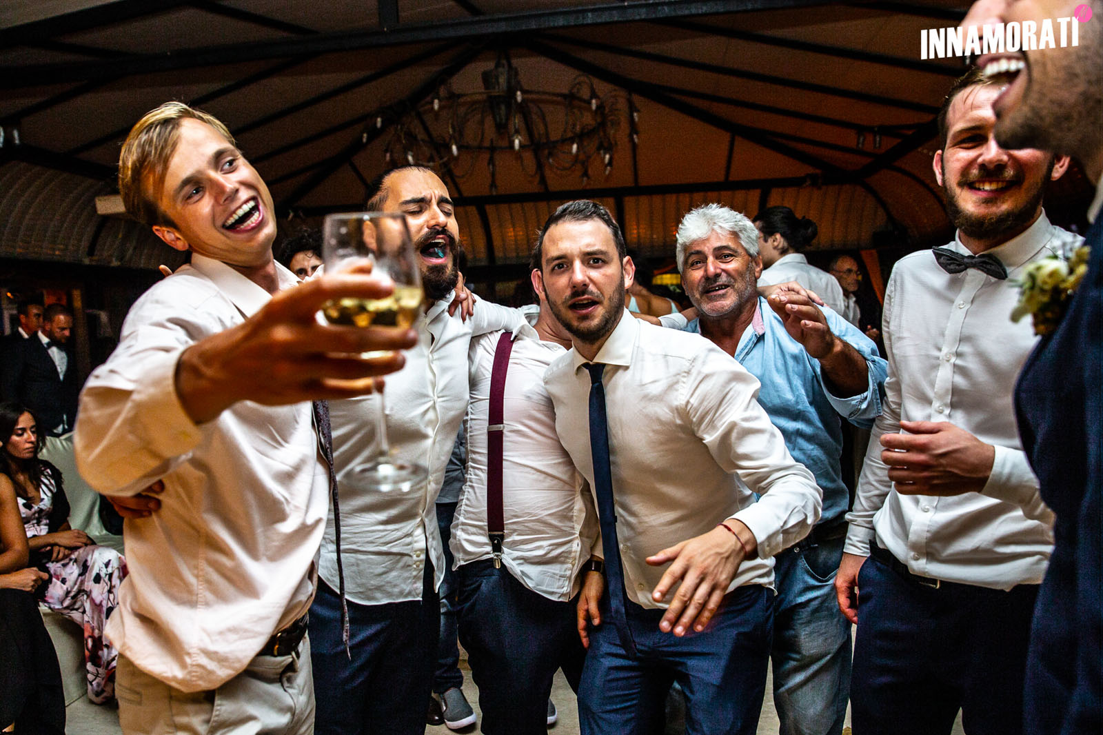 se non metti l'ultima noi non ce ne andiamo