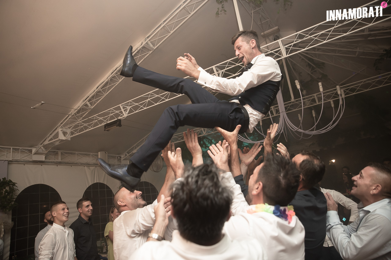 Corte Francesco sposo in aria